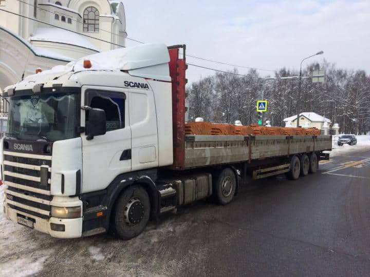 Длинномер «Scania» — 13,7 метров